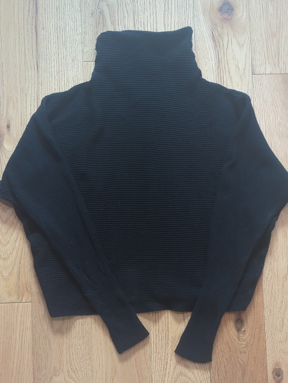 Philosophy Black Ribbed Mock Neck Sweater. Size Medium.